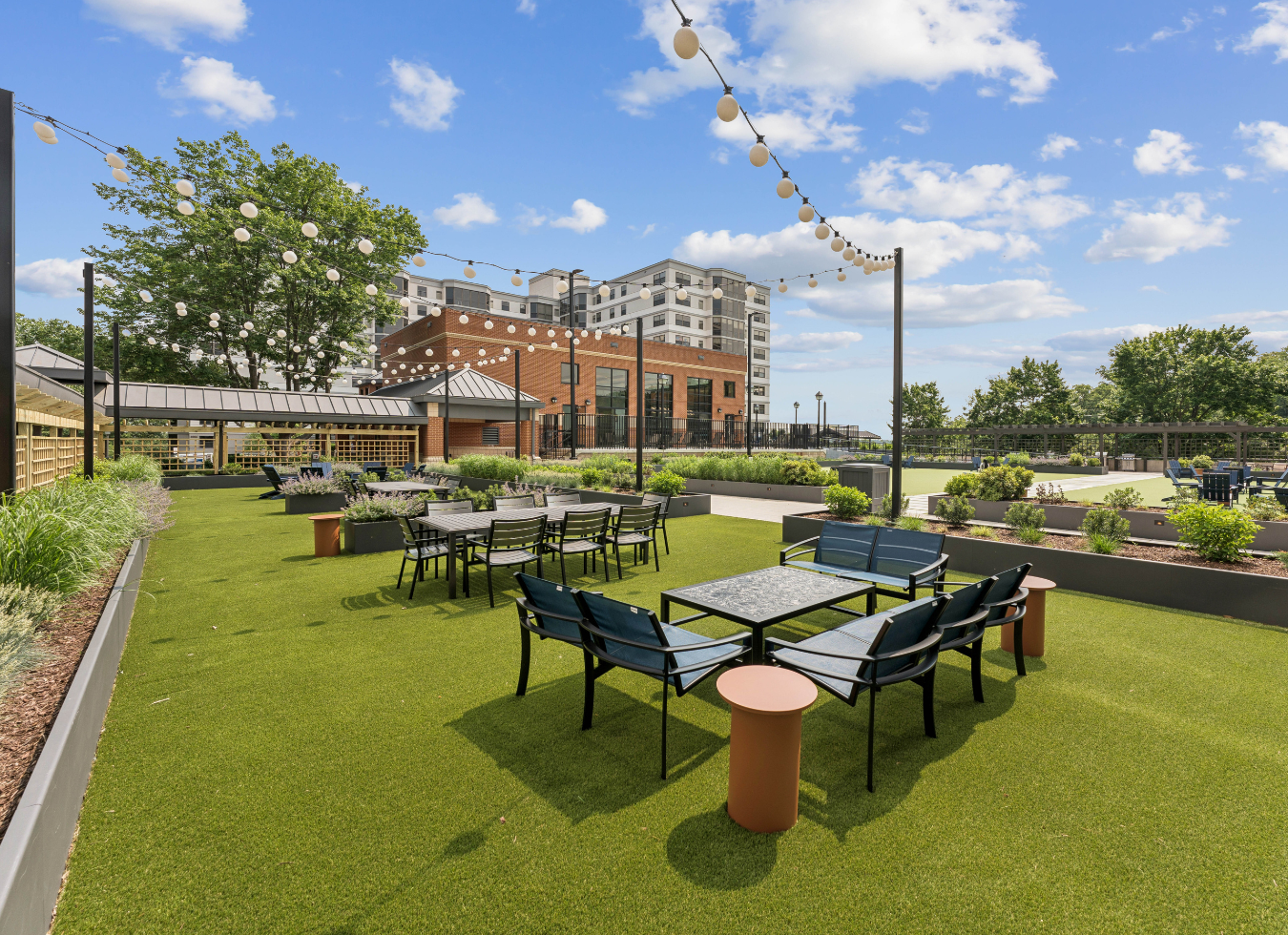 Huntinton Gateway - Alexandriva, VA - Outdoor Lounge